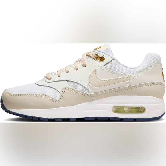 Nike Women's White and Tan Sneakers Nike Air max Triple Redgrade NWOB - Picture 1 of 8